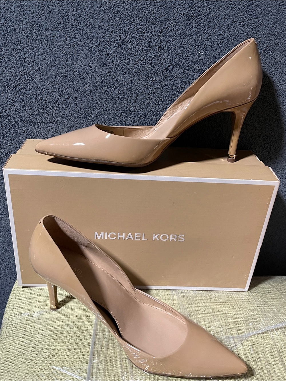 NWT Michael Kors Ashby Flex Nude Patent Leather Pointed Mid Pump size 10